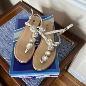 White Mountain Sandals 6.5